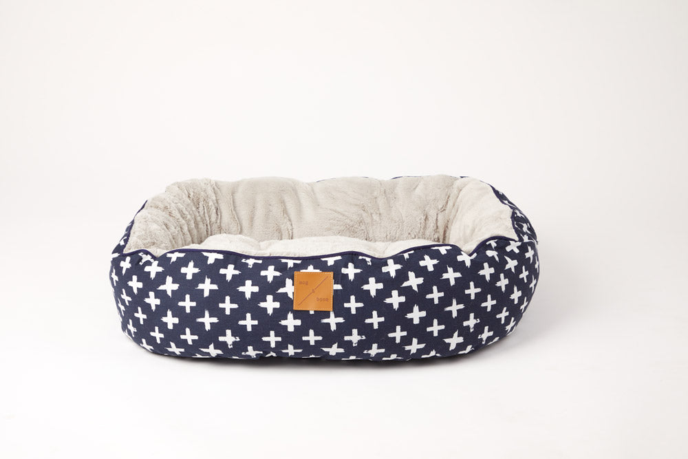 4 Seasons Reversible Circular Dog Bed - Navy Cross Print