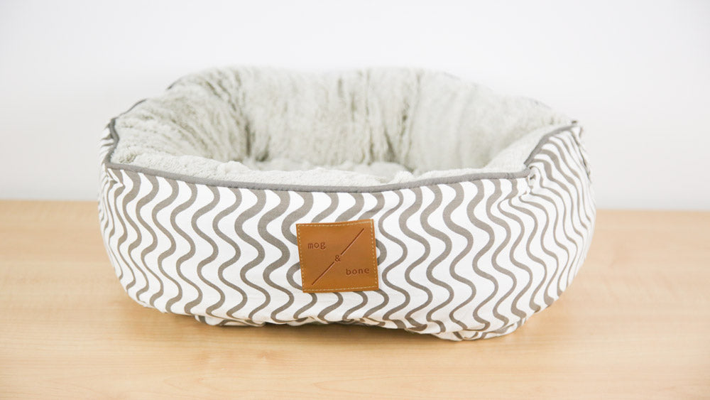 Cat Bed - Reversible - Mocha Wave Print