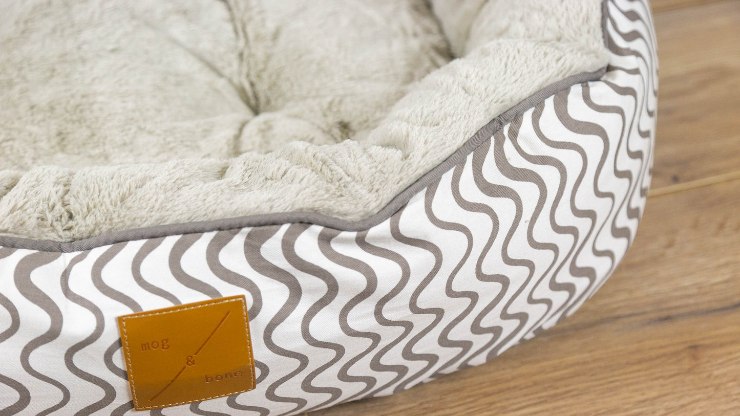 4 Seasons Reversible Circular Dog Bed - Mocha Wave Print