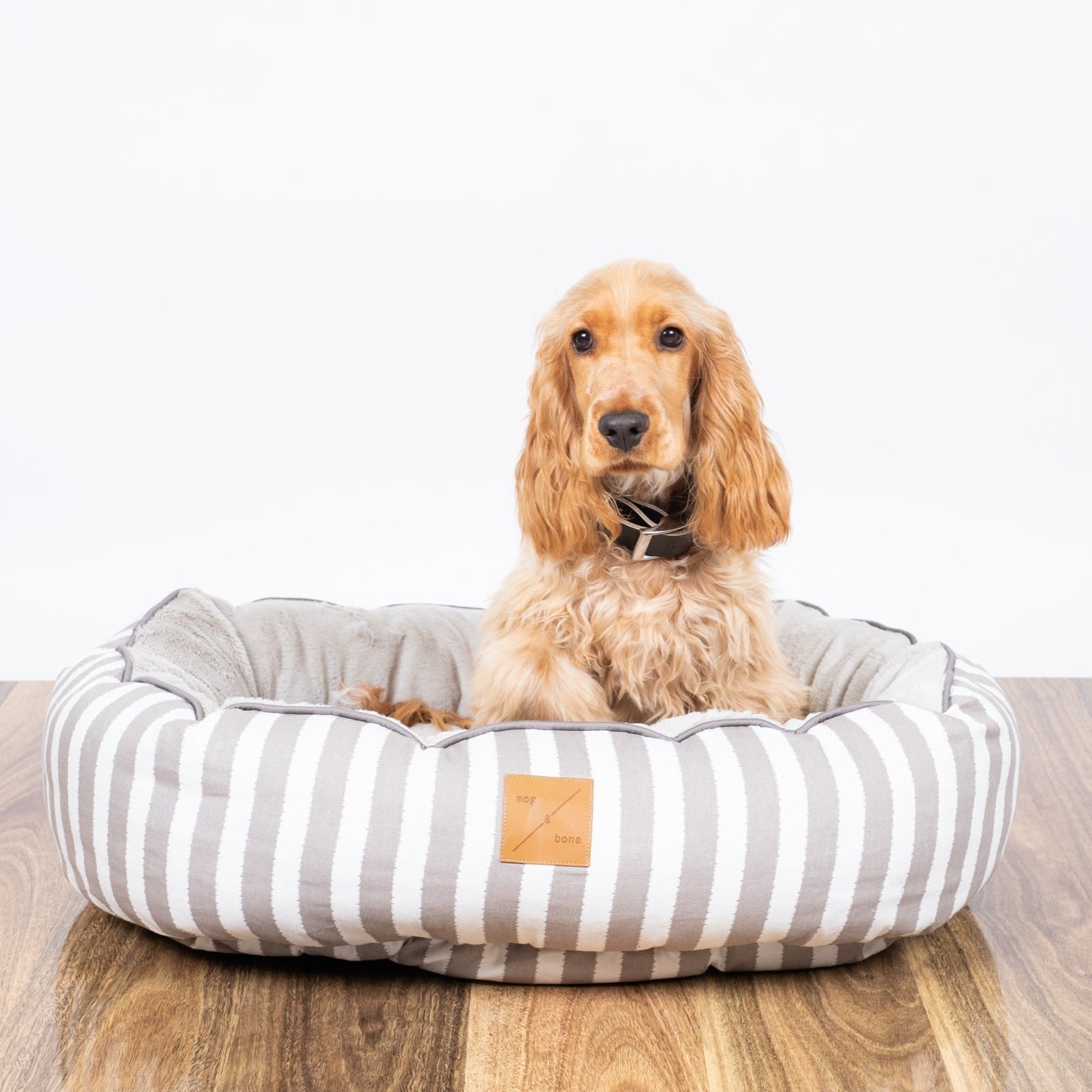 Mog & Bone 4 Seasons Reversible Circular Dog Bed - Latte Hamptons Stripe Print