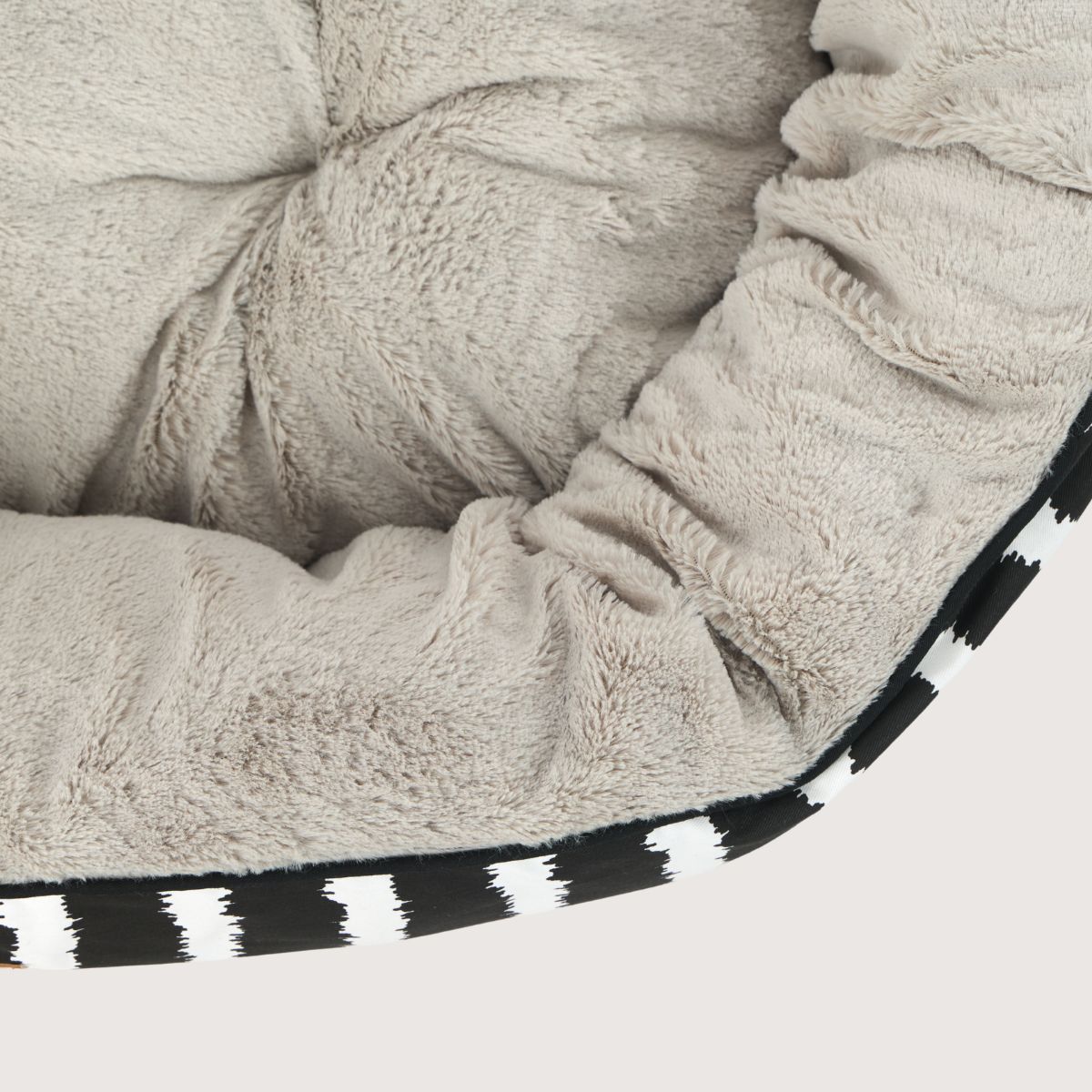 4 Seasons Reversible Circular Dog Bed - Black Artisan Print