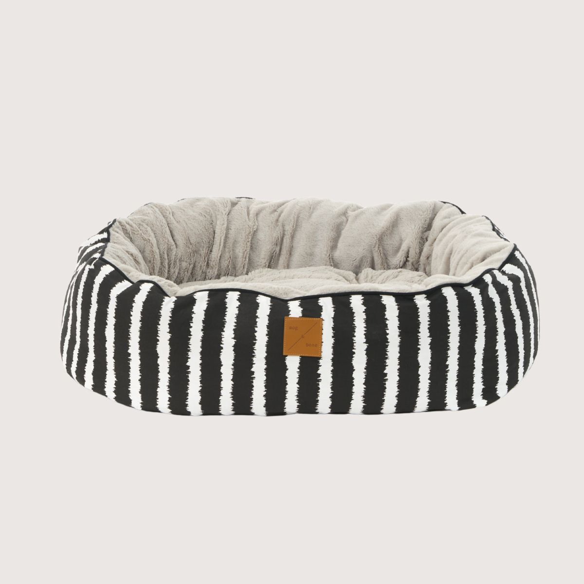 4 Seasons Reversible Circular Dog Bed - Black Artisan Print