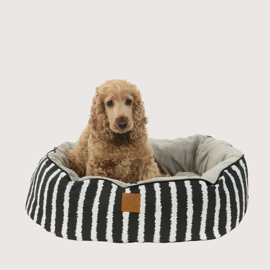 4 Seasons Reversible Circular Dog Bed - Black Artisan Print