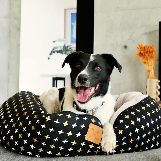 4 Seasons Reversible Circular Dog Bed - Black Metallic Cross Print